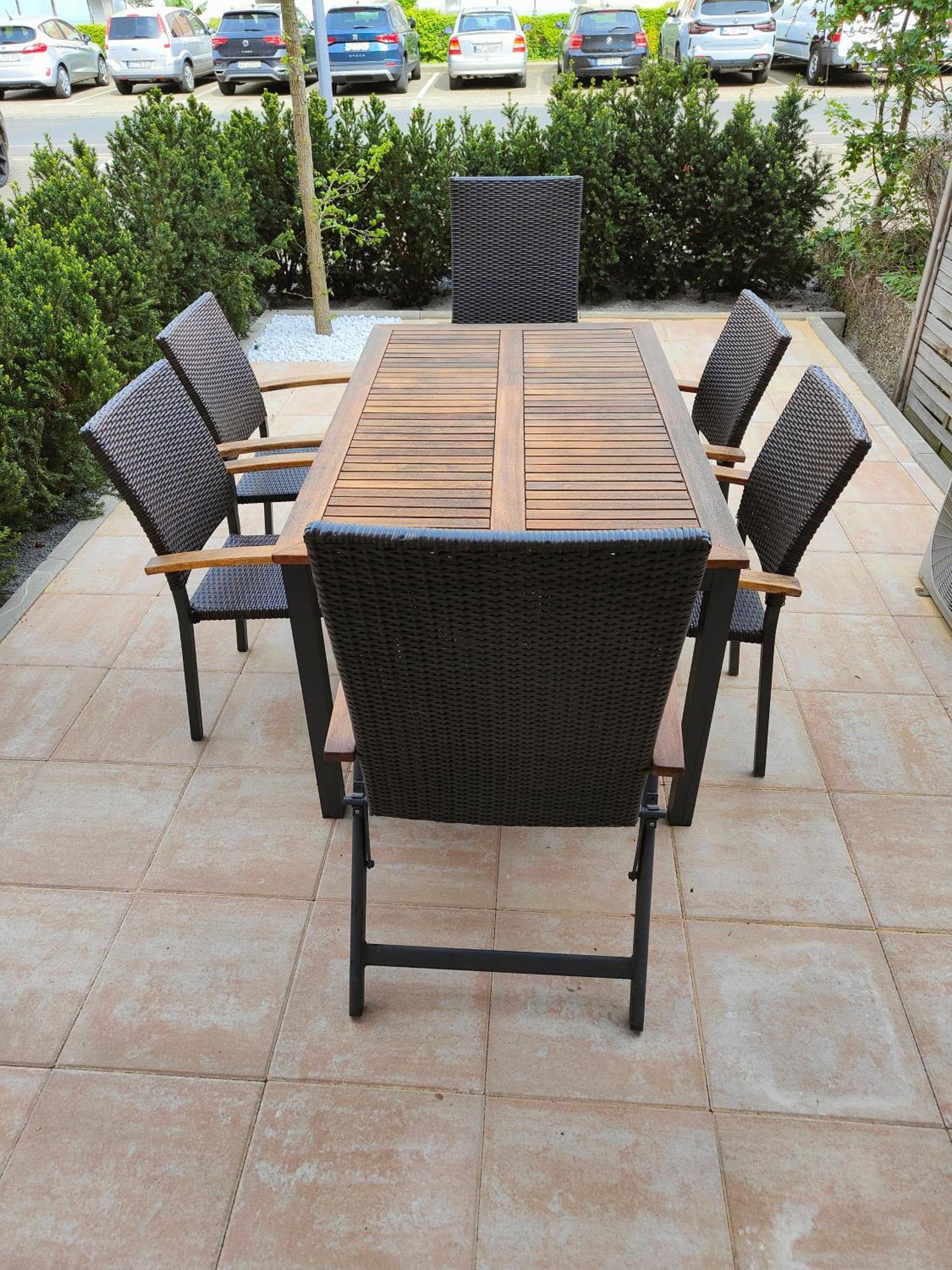 Eleonoras Ferienwohnung In Wuerzburg Stadt Mit Terrasse Im Erdgeschoss Inklusive Eigenen Parkplaetzen Vor Der Tuer Exterior foto